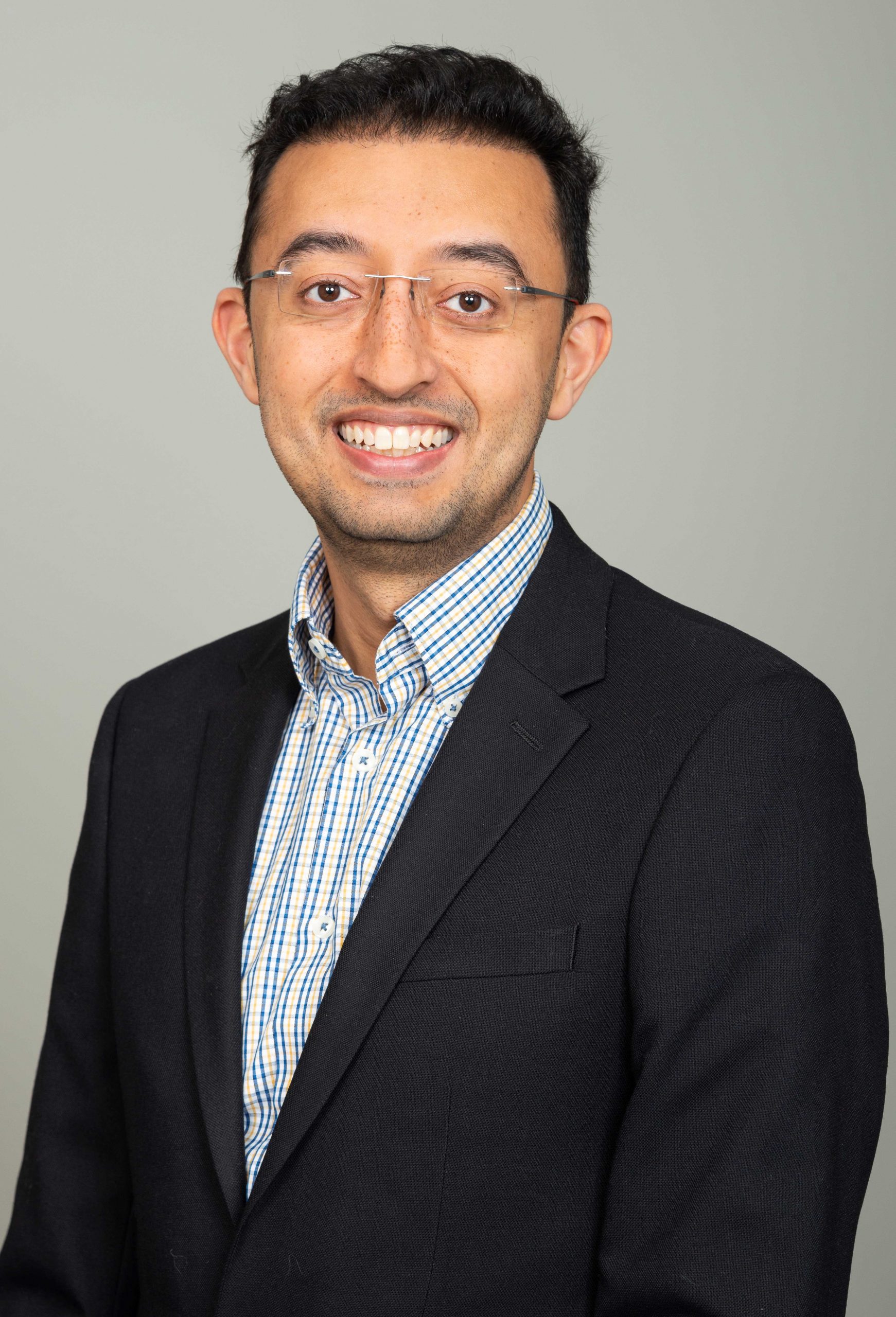 Head shot of Chair of the Royal College of Ophthalmologists Training Group, Sunil Mamtora